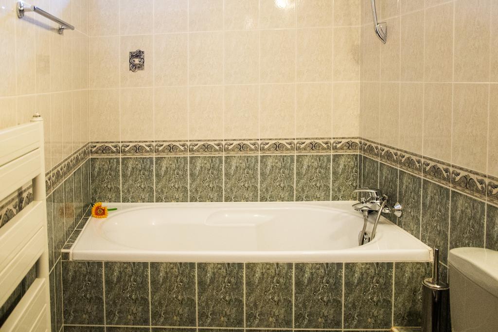 ארבאנאסי Family Hotel Elegance מראה חיצוני תמונה