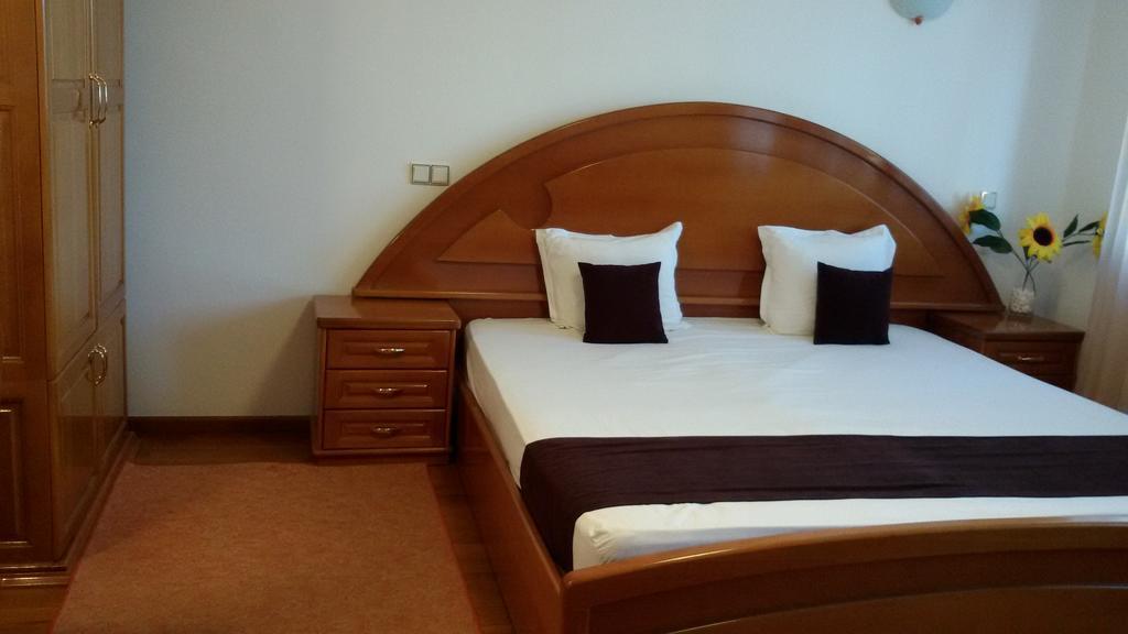 ארבאנאסי Family Hotel Elegance מראה חיצוני תמונה
