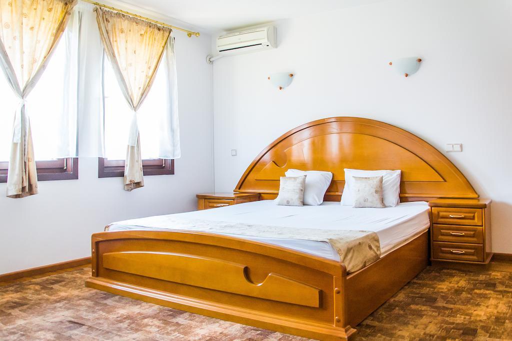 ארבאנאסי Family Hotel Elegance מראה חיצוני תמונה