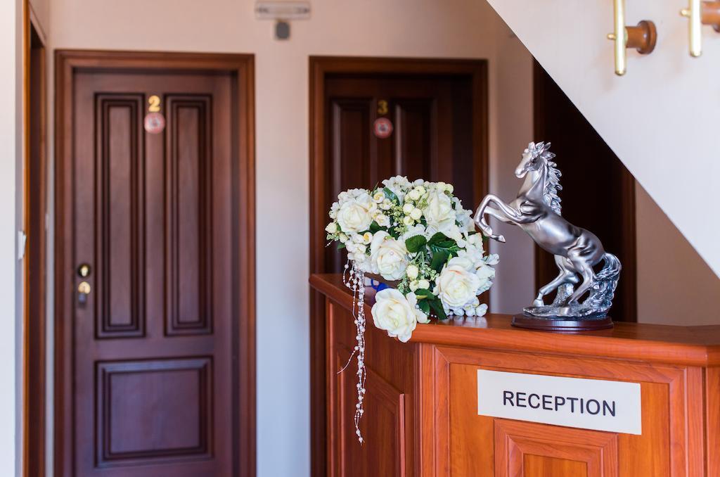 ארבאנאסי Family Hotel Elegance מראה חיצוני תמונה