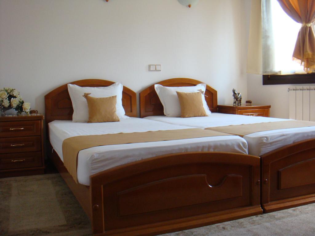 ארבאנאסי Family Hotel Elegance חדר תמונה