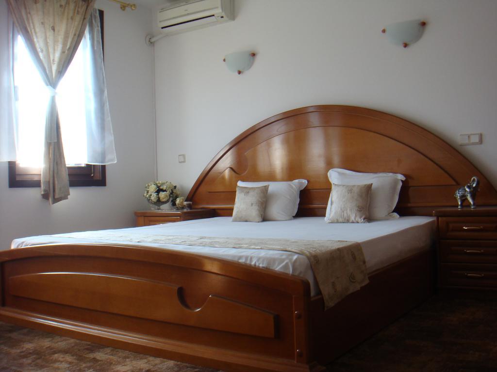 ארבאנאסי Family Hotel Elegance חדר תמונה