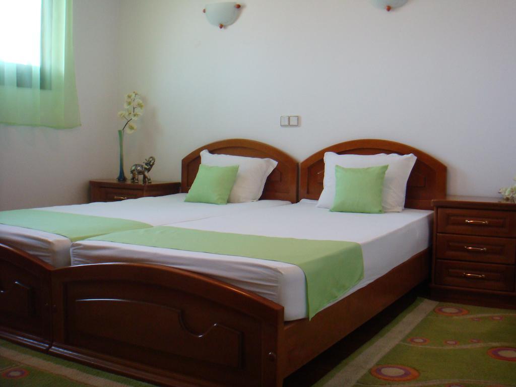ארבאנאסי Family Hotel Elegance חדר תמונה