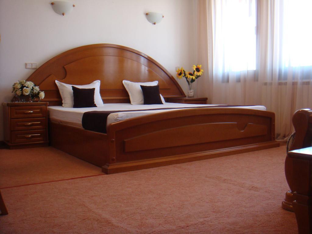 ארבאנאסי Family Hotel Elegance חדר תמונה